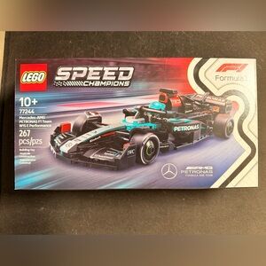 LEGO Speed Champions Mercedes-AMG Formula One Car - Black and Teal